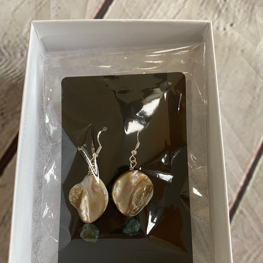 Shabby Chic BOHO Beach Sea Shell Earrings - Picture 4 of 5